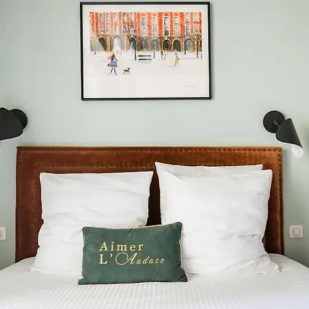 Appartamento Marais Place Des Vosges Peaceful Air-conditioned Parigi